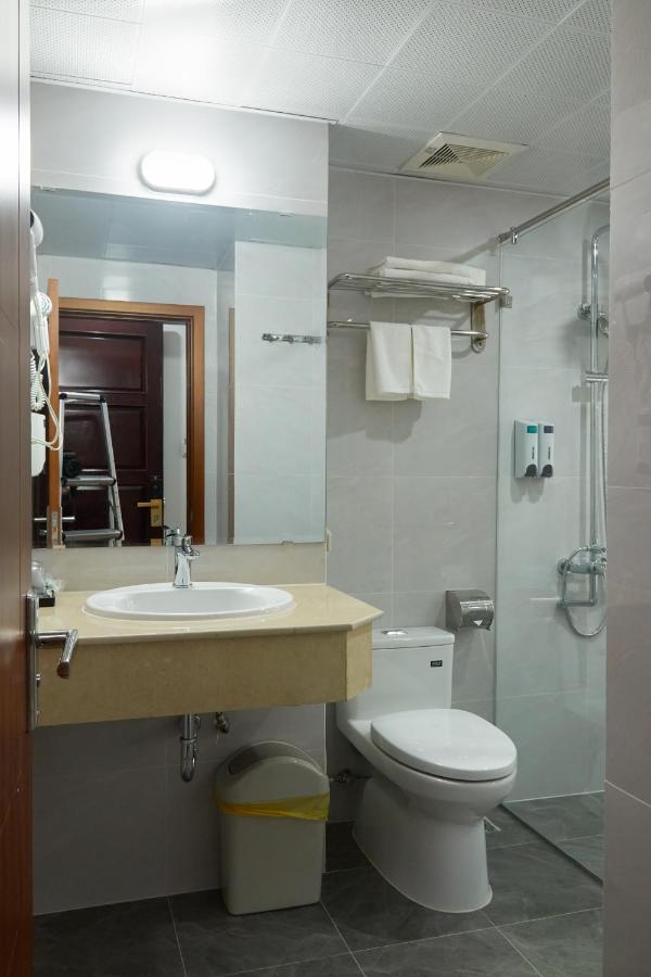 הלונג Van Nam Hotel מראה חיצוני תמונה