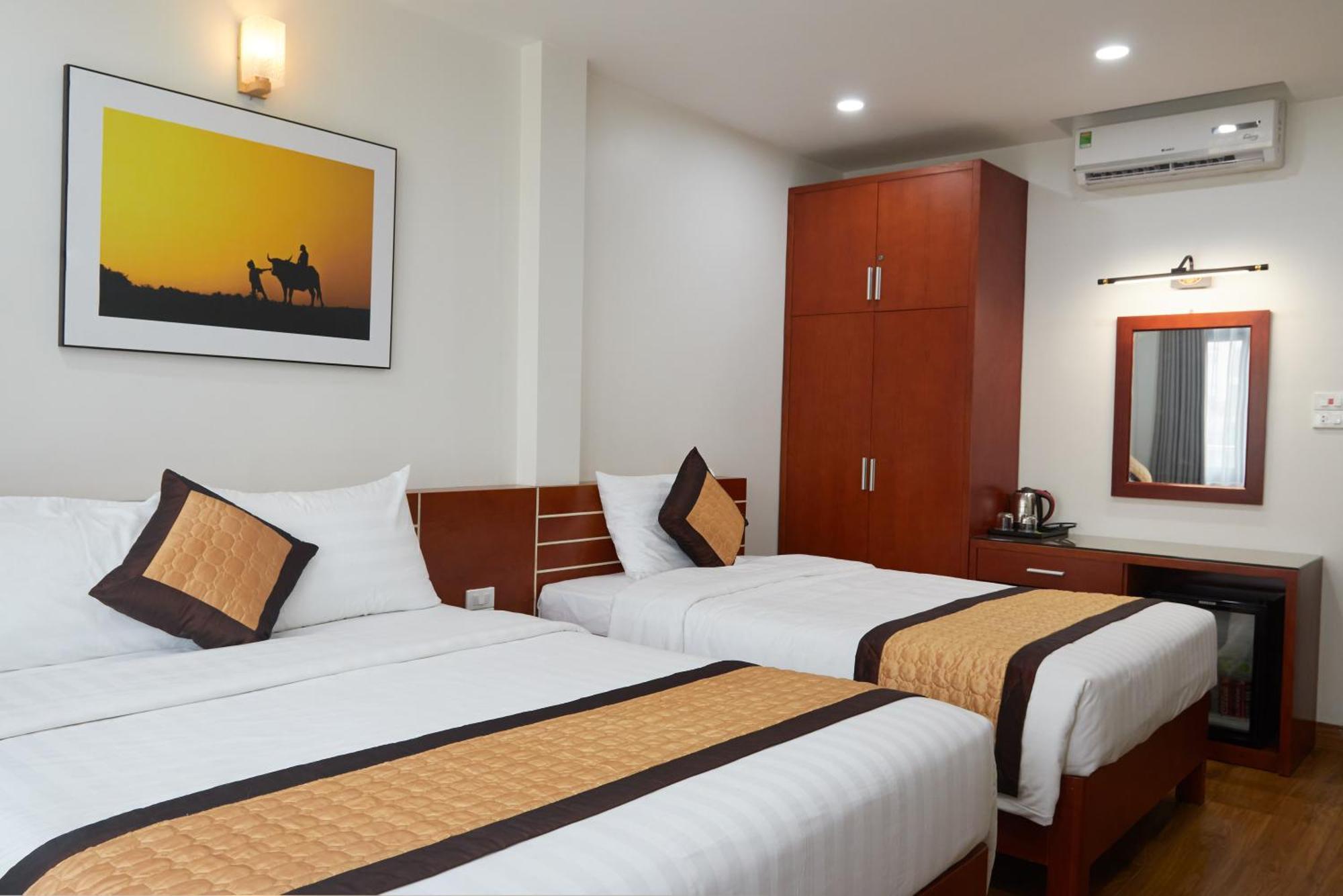 הלונג Van Nam Hotel מראה חיצוני תמונה