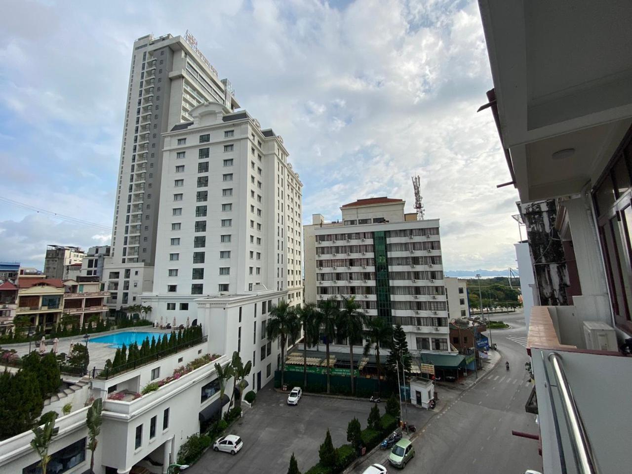 הלונג Van Nam Hotel מראה חיצוני תמונה